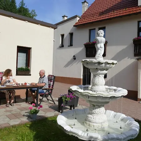 Gaestehaus Hofmann - 4 Sterne Ferienwohnung Sommerberg Konukevi Rohrbach (Thuringia)