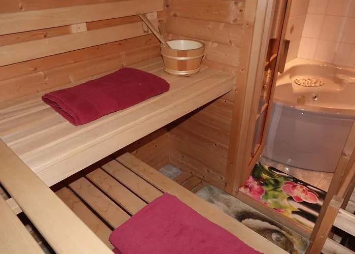 Konukevi Gaestehaus Hofmann - 4 Sterne Ferienwohnung Sommerberg Rohrbach (Thuringia)